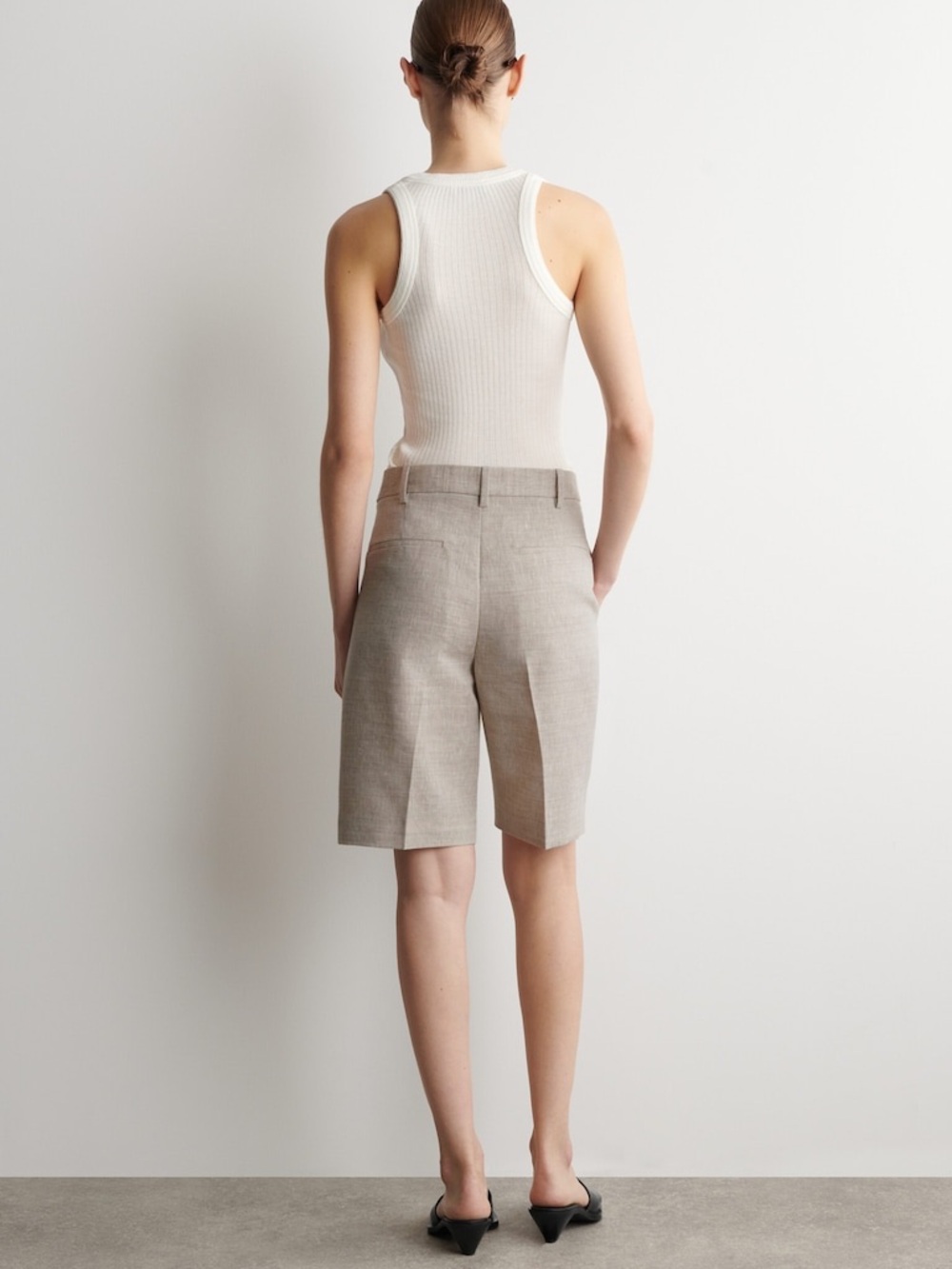 COS tailored Bermuda Shorts - Picture 3 of 10